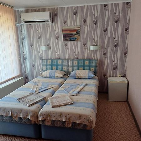 Enjoy Guest House โกลเดน แซนส์ ภายนอก รูปภาพ