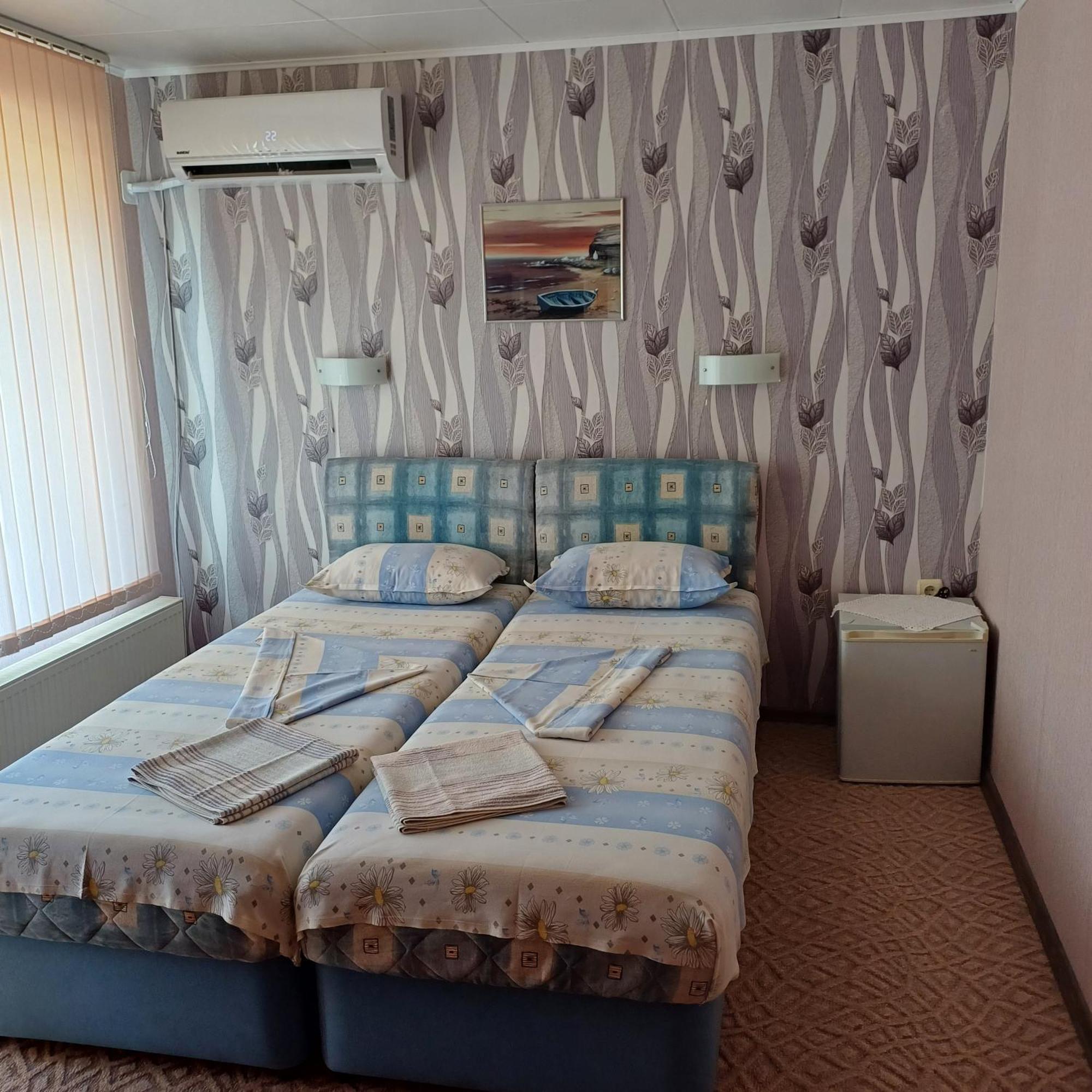 Enjoy Guest House โกลเดน แซนส์ ภายนอก รูปภาพ